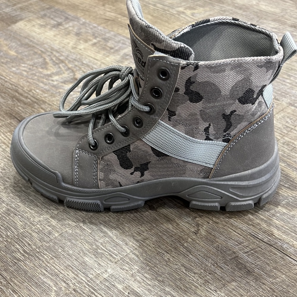 New. Grey camouflage combat boots. Size 39